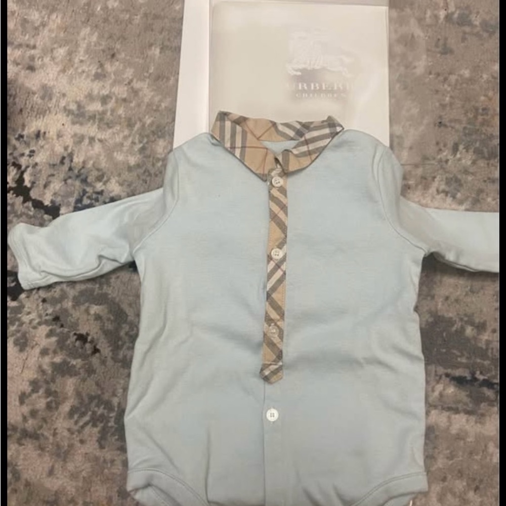 Burberry Children Baby Bodysuit & Signature Check Bib Gift Set w/ Box | 3M
